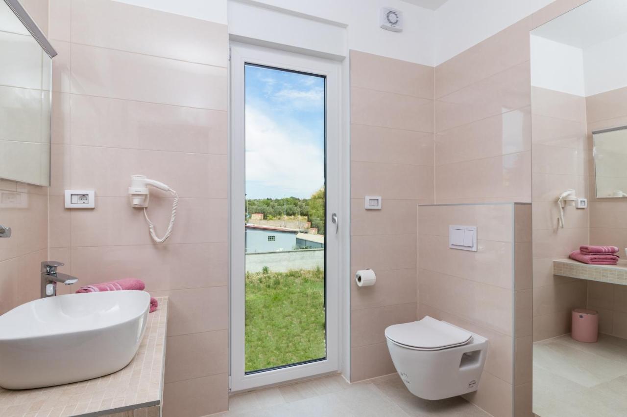 Villa Elena Deluxe Mit Whirlpool Und Beheiztem Pool Am Meer Und Wunderschoenen Blick Auf Die Brijuni Inseln Фажана Экстерьер фото