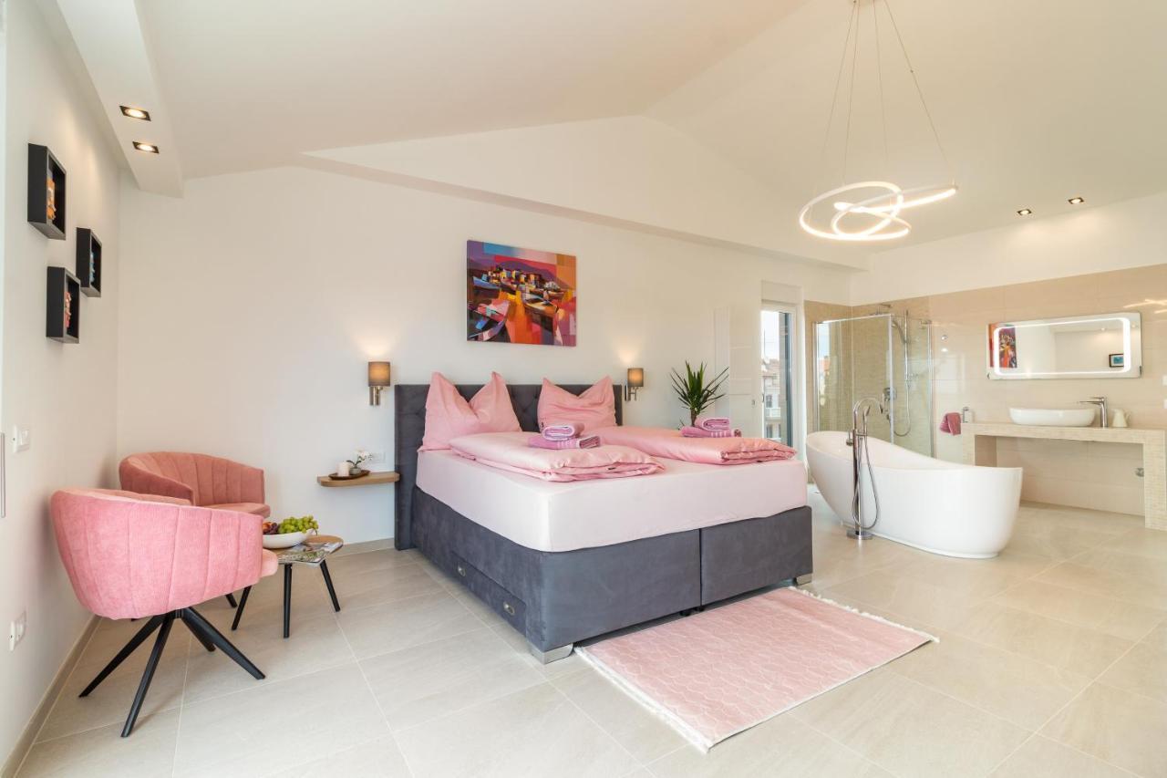 Villa Elena Deluxe Mit Whirlpool Und Beheiztem Pool Am Meer Und Wunderschoenen Blick Auf Die Brijuni Inseln Фажана Экстерьер фото