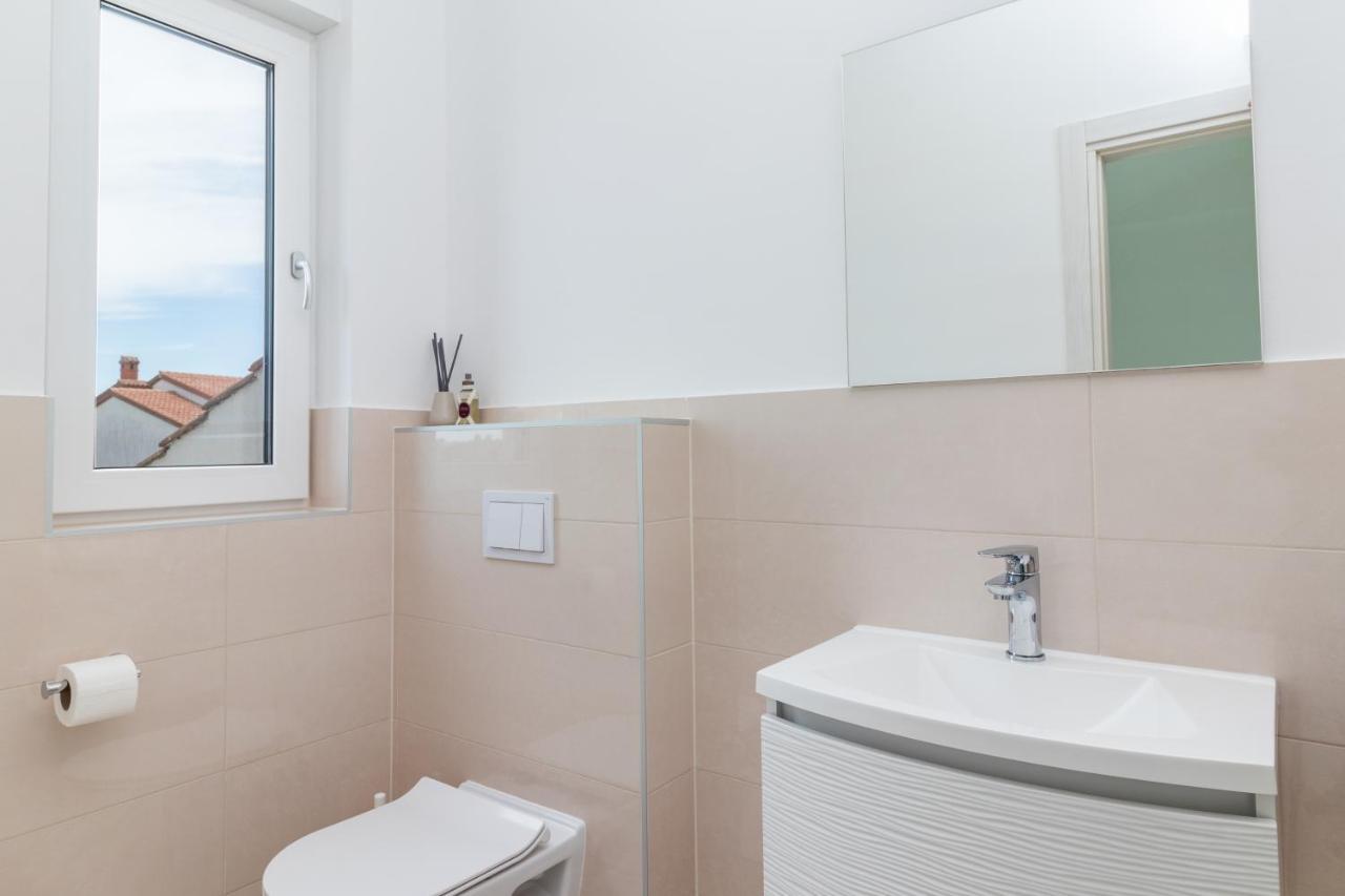Villa Elena Deluxe Mit Whirlpool Und Beheiztem Pool Am Meer Und Wunderschoenen Blick Auf Die Brijuni Inseln Фажана Экстерьер фото