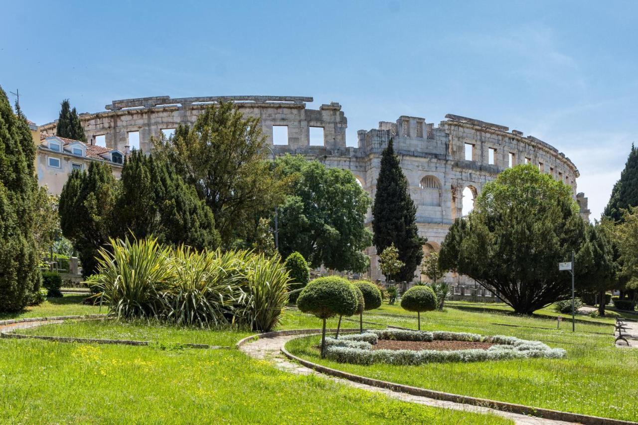 Villa Elena Deluxe Mit Whirlpool Und Beheiztem Pool Am Meer Und Wunderschoenen Blick Auf Die Brijuni Inseln Фажана Экстерьер фото